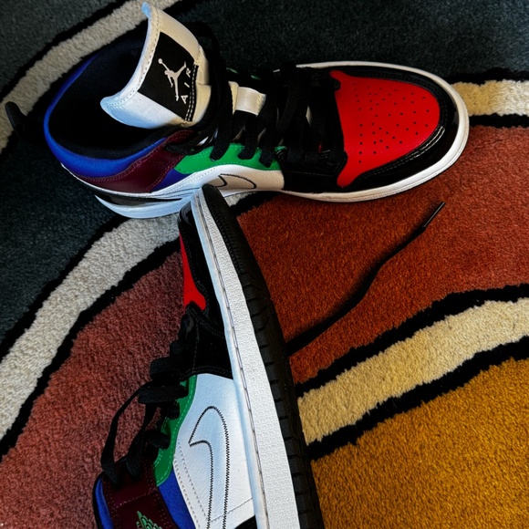 Nike Sneakers – Red, Black & Blue – Size 7 - Picture 4 of 6